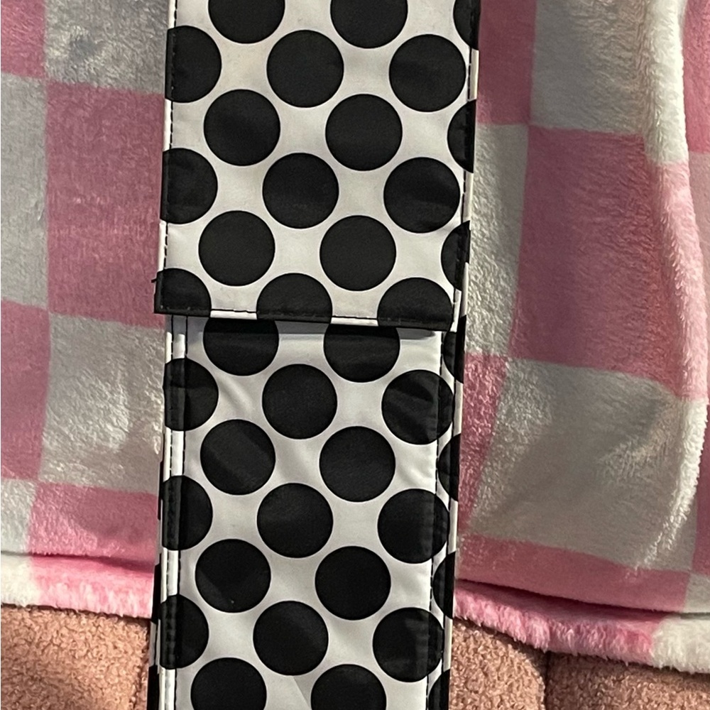 Polka Dot Pattern Thirty One insulated wine carrier.